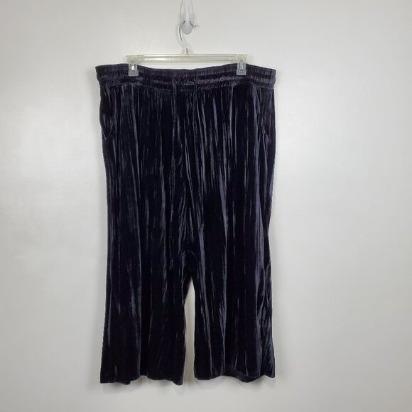 Woman Within Black Crushed Velvet Wide Leg Pull-On Cropped Pants Size 2X 26/28 - Picture 1 of 12